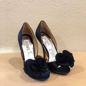 Badgley Mischka Blossom Even Pumps Sz 5.5